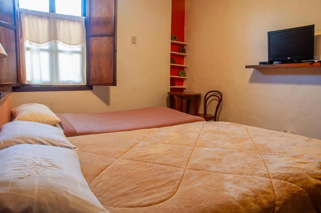 Hotel Casa De Rosas 3*