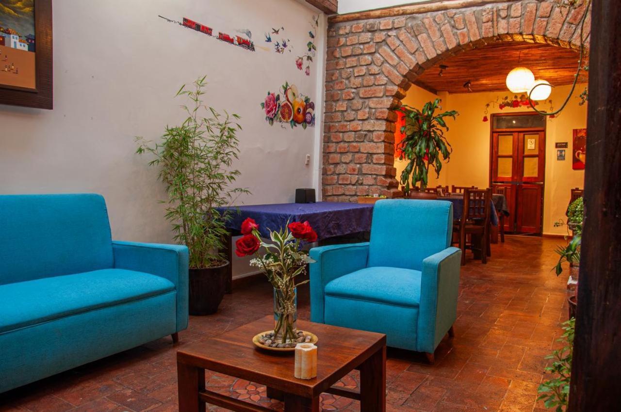 Casa De Rosas 3*
